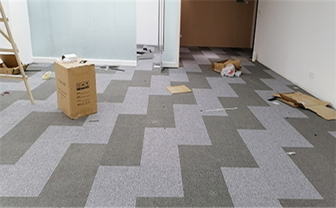 关于办公室地毯清洁的几个要点介绍
